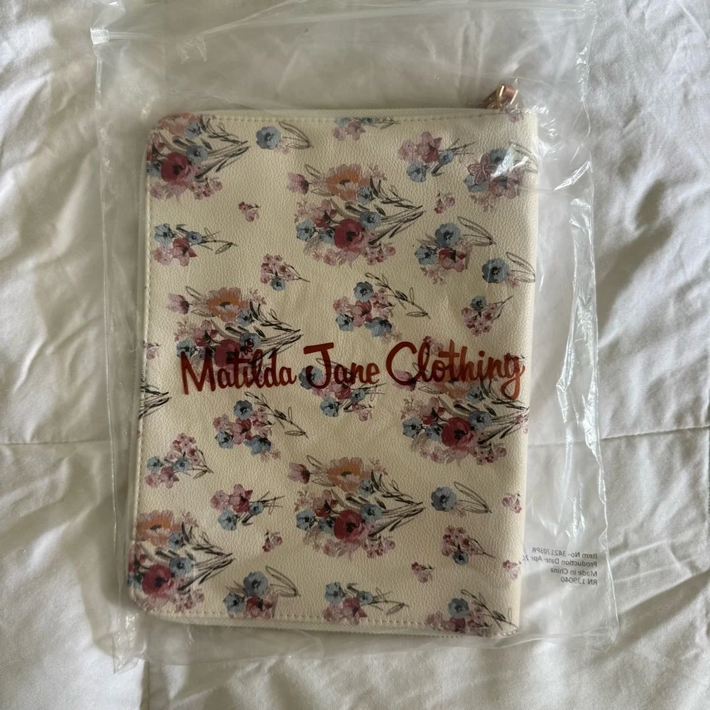 Matilda Jane On The Go Vegan Floral Zip Tablet Tech Organizer Travel Case